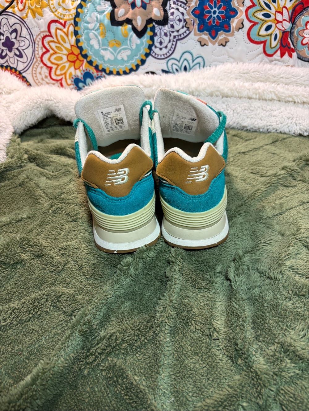 New Balance women’s Teal Athletic Sneakers - Picture 3 of 6